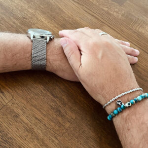 Stilrent armband i havssediment jaspis med silverpläterade detaljer i 925 sterling silver från svenskt designmärke Livingstone Wikh Accessories.