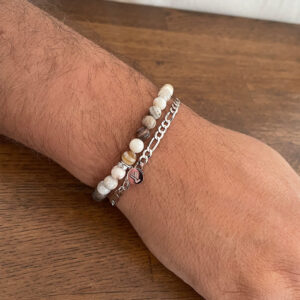 Köp stilrent armband i bambuagat med silverdetaljer. En hållbar accessoar från svenskt designmärke – för dig som älskar stilren och medveten design.