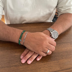 Stilrent armband i imiterad malakit med silverpläterade detaljer från svenska designmärket Livingstone Wikh Accessories.