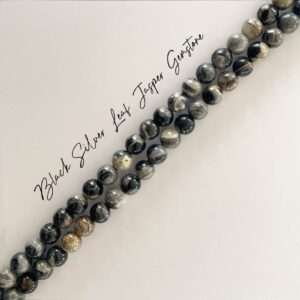 Aeris Bracelet – stilrent armband i Silver Leaf Jaspis med grå och silvervita toner samt silverdetaljer från Livingstone Wikh Accessories.