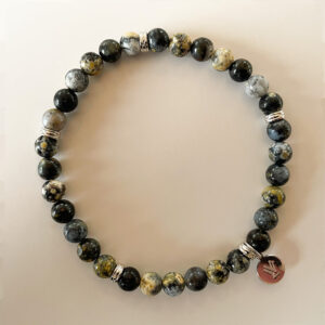 Mare Bracelet – stilrent armband i Blå Oceanjaspis med naturliga blå, grå och beige toner samt silverdetaljer från Livingstone Wikh Accessories.